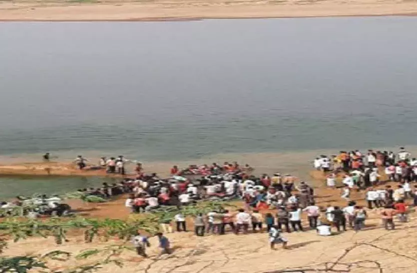 चंबल नदी पार करते समय डूबी नाव,11 डूबे , 14 लापता, सवार लोगों के मरने की आशंका....