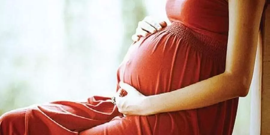 दुखद -  केरल: गर्भवती को कोरोना के शक में अस्पताल ने भर्ती करने से किया इनकार, जुड़वा बच्चों की पेट में मौत