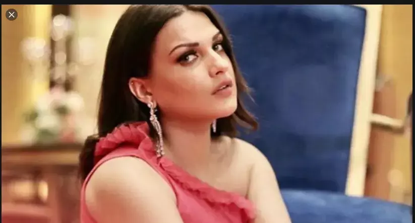 बिग बॉस फेम हिमांशी खुराना कोरोना पॉजिटिव, तबीयत बिगड़ने के बाद अस्पताल में भर्ती.....