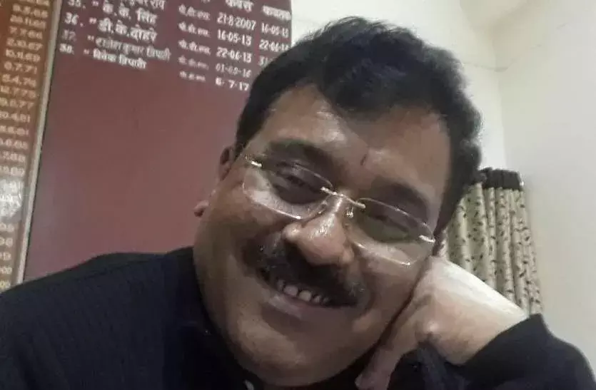 कोरोना का कहर , भदोही के मुख्य विकास अधिकारी विवेक त्रिपाठी की मौत कोरोना का कहर , भदोही के मुख्य विकास अधिकारी विवेक त्रिपाठी की मौत