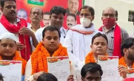 सपा दक्षिणी विधानसभ के क्रांतिकारी साथियो का हुआ सम्मान।