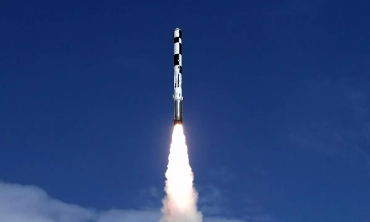 भारतीय नौसेना के युद्धपोत से सुपरसोनिक क्रूज मिसाइल ब्रह्मोस का सफल परीक्षण, रक्षा मंत्री राजनाथ सिंह ने दी बधाई ....