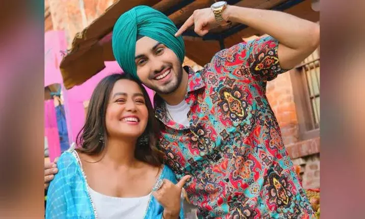 सिंगर नेहा कक्कड़ और रोहनप्रीत सिंह का हुआ रोका, शेयर किया वीडियो.....