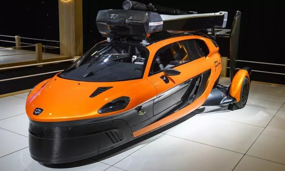 आ गई दुनिया की पहली उड़ने वाली कार, यूरोप में  मिली मंजूरी.....