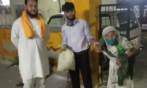 80 वर्ष की लावारिस माता जी को उम्मीद ने अपनाया।