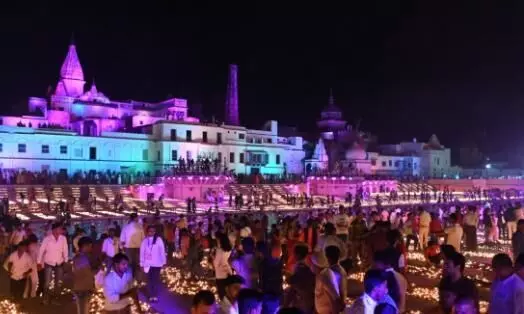 अयोध्या में जीवंत हो उठा त्रेतायुग, दिव्य दीपोत्सव में राम नाम की जयघोष ने माहौल को राममय कर दिया..... अयोध्या में जीवंत हो उठा त्रेतायुग, दिव्य दीपोत्सव में राम नाम की जयघोष ने माहौल को राममय कर दिया.....