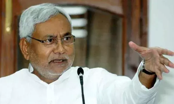 एनडीए गठबंधन के सर्वमान्य नेता के रूप में नीतीश कुमार ने सातवीं बार बिहार में मुख्यमंत्री के तौर पर शपथ ली है एनडीए गठबंधन के सर्वमान्य नेता के रूप में नीतीश कुमार ने सातवीं बार बिहार में मुख्यमंत्री के तौर पर शपथ ली है