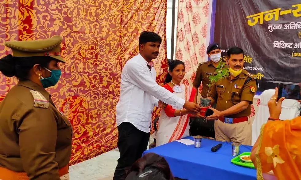 रानी लक्ष्मीबाई जयंती पर कम्युनिटी पुलिसिंग की बैठक फतेहपुर में।