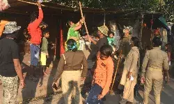 दुई घंटे का मोहलत दे दो साहब, चले जाएंगे कहीं और दुई घंटे का मोहलत दे दो साहब, चले जाएंगे कहीं और