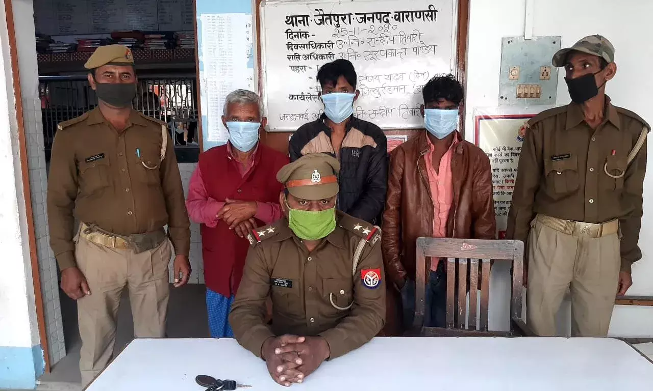जैतपुर थाने की पुलिस ने तीन गाय एक बछड़ा सहित 13 जिंदा पड़वा पकड़ा। जैतपुर थाने की पुलिस ने तीन गाय एक बछड़ा सहित 13 जिंदा पड़वा पकड़ा।