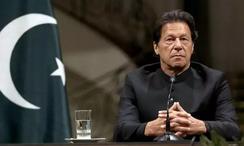 पाकिस्तान के इमरान सरकार का बड़ा ऐलान बलात्कारियों को नपुंसक बनाने के कानून को दी गई मंजूरी। जानने के लिए पूरा पढ़ें।