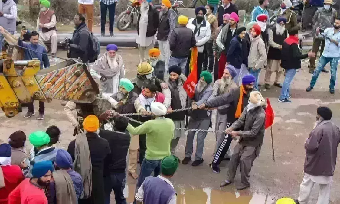 किसानो को दिल्ली के बुराड़ी ग्राउंड में प्रदर्शन की इज़ाज़त। किसान संगठनों संग मोदी सरकार बातचीत को तैयार किसानो को दिल्ली के बुराड़ी ग्राउंड में प्रदर्शन की इज़ाज़त। किसान संगठनों संग मोदी सरकार बातचीत को तैयार