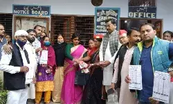 प्रधानमंत्री के संसदीय क्षेत्र वाराणसी में उड़ी सोशल डिस्टेंसिंग की धज्जियां सपा कार्यकर्ताओं को नहीं लग रहा कोरोना से डर