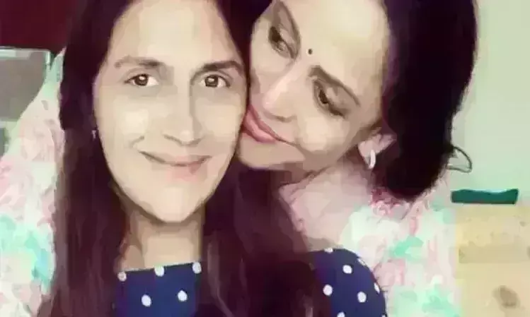 हेमा मालिनी और धर्मेंद्र के घर आई फिर से खुशियाँ! बेटी अहाना ने दिया दो जुड़वा बच्चियों  को जन्म।