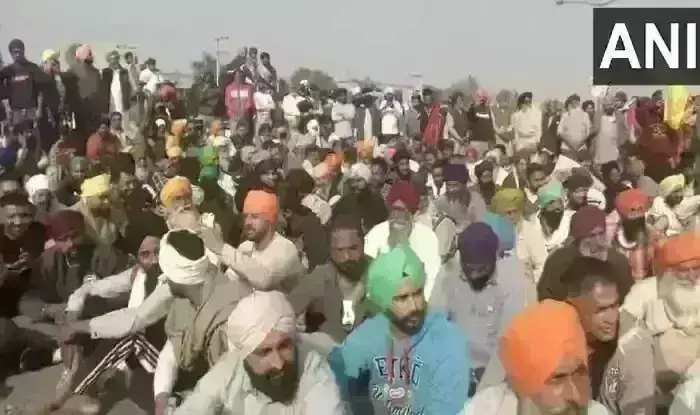 केंद्र सरकार तैयार, किसानों से बातचीत के लिए केंद्र सरकार तैयार, किसानों से बातचीत के लिए