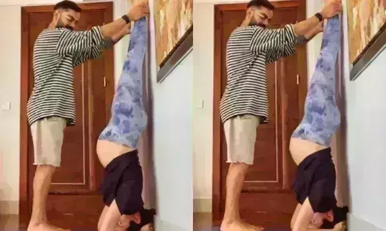 प्रेग्नेंसी के सातवें-आठवें महीने में अनुष्का शर्मा की शीर्षासन करते हुए तस्वीर वायरल!
