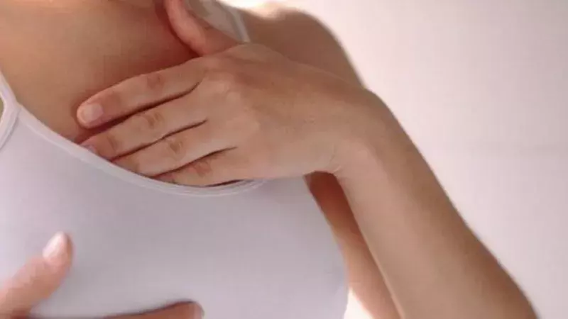 कोरोना और ब्रेस्ट कैंसर: तकलीफ़ भी, उम्मीद भी भारत में ब्रेस्ट कैंसर। कोरोना और ब्रेस्ट कैंसर: तकलीफ़ भी, उम्मीद भी भारत में ब्रेस्ट कैंसर।