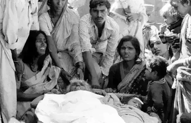 मध्य प्रदेश के मुख्यमंत्री शिवराज सिंह चौहान ने कहा- भोपाल गैस त्रासदी की बने स्मारक
