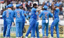 टी20 में पहली जीत के बाद भारतीय टीम ने ऑस्ट्रेलिया के ऊपर अपना शिकंजा कसा टी20 में पहली जीत के बाद भारतीय टीम ने ऑस्ट्रेलिया के ऊपर अपना शिकंजा कसा