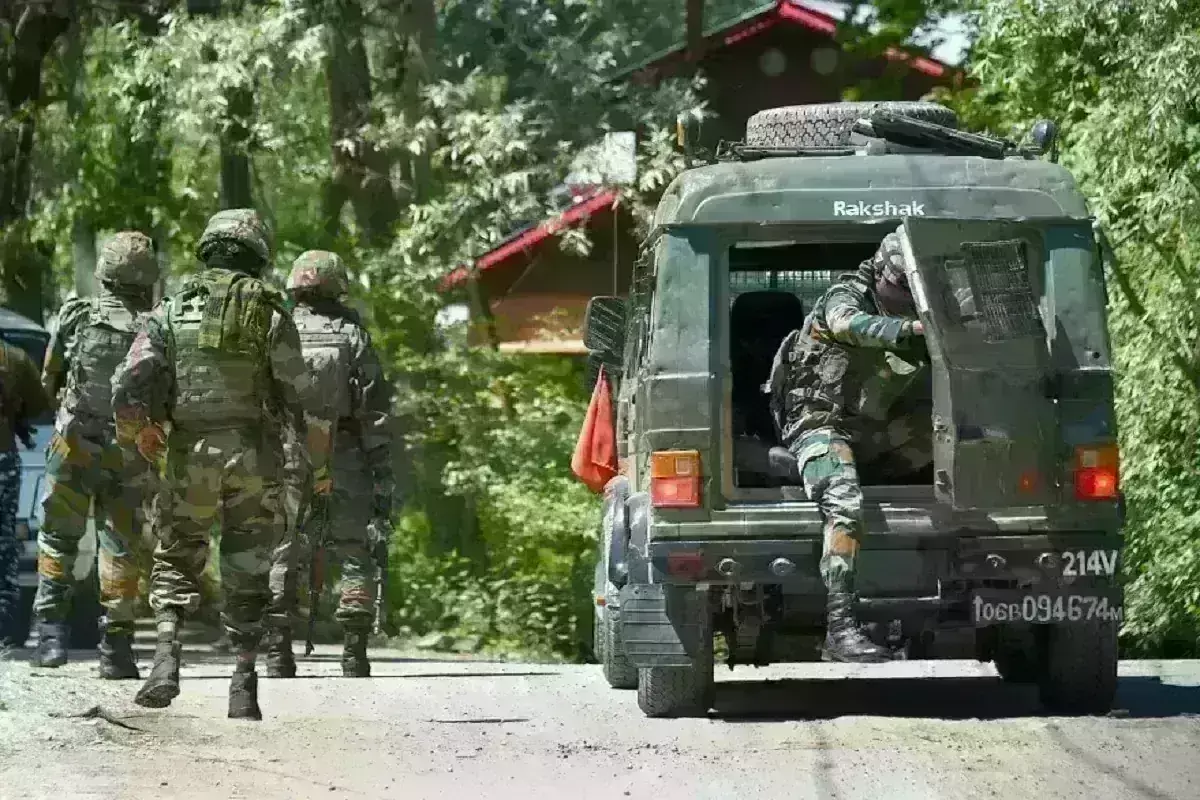 कश्मीर घाटी के लिए मुश्किल भरा रहा अक्टूबर, आतंकी वारदातों में हुईं 44 मौतें; 13 नागरिकों ने गंवाई जान कश्मीर घाटी के लिए मुश्किल भरा रहा अक्टूबर, आतंकी वारदातों में हुईं 44 मौतें; 13 नागरिकों ने गंवाई जान