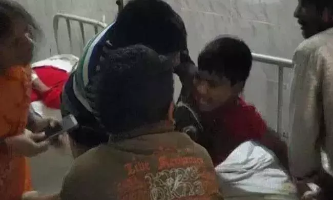 आंध्र प्रदेश के एलुरु कस्बे के अलग-अलग हिस्सों में लोगों में अजीबोगरीब बीमारी, 140 लोग अस्पताल में भर्ती.....