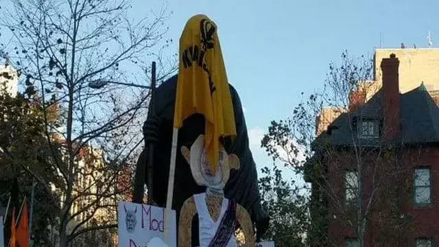 किसान आंदोलन के समर्थन में वाशिंगटन में महात्मा गांधी की प्रतिमा तोड़ी। खालिस्तानी झंडे भी फहराए गए