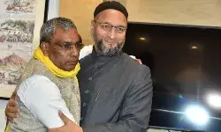 यूपी में राजभर के नेतृत्व में चुनाव लड़ेंगे ओवैसी।    भागीदारी संकल्प मोर्चे में हुए शामिल।