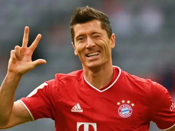 मेसी-रोनाल्डो को पीछे छोड़ लेवानडोस्की चुने गए बेस्ट फुटबॉलर मेसी-रोनाल्डो को पीछे छोड़ लेवानडोस्की चुने गए बेस्ट फुटबॉलर