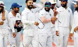 ऑस्ट्रेलियाई टीम पर पहले डे एंड नाईट मैच में भारतीय टीम भारी! ऑस्ट्रेलियाई टीम पर पहले डे एंड नाईट मैच में भारतीय टीम भारी!