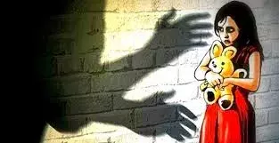 झाडियों में मिला बच्ची का शव, रेप की आशंका....