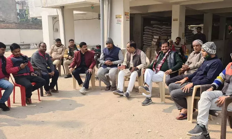 युवा कांग्रेस के कार्यकर्ताओं ने किया जिओ सिम का बहिष्कार