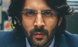 सोशल मीडिया पर छाया कार्तिक का ये नया लुक सोशल मीडिया पर छाया कार्तिक का ये नया लुक