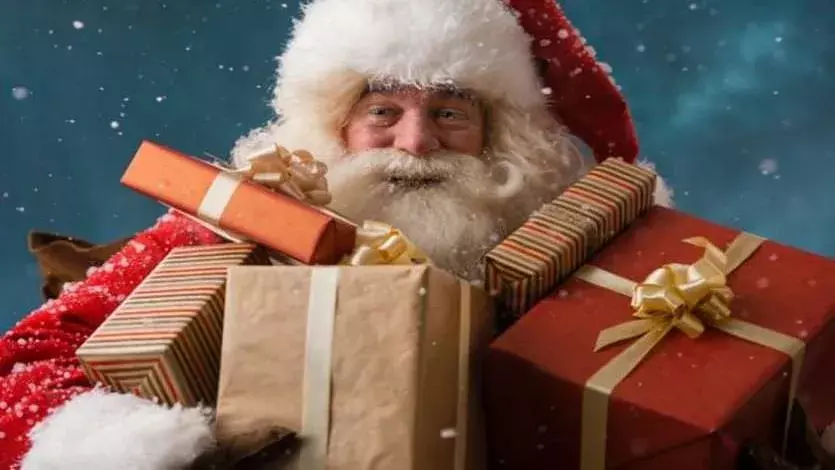 क्रिसमस पर सजे बाज़ार, लुभावने सांता ड्रेस और मुखौटे बने बच्चों की पहली क्रिसमस पर सजे बाज़ार, लुभावने सांता ड्रेस और मुखौटे बने बच्चों की पहली