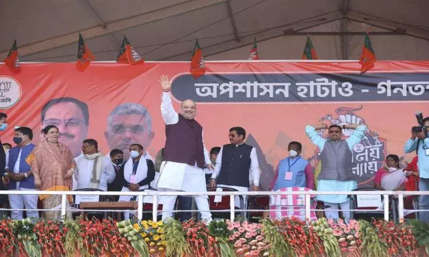 तृणमूल कांग्रेस मे ममता बनर्जी और भारतीय जनता पार्टी में शामिल हुए शुभेंदु अधिकारी दोनों के बीच सियासी बयानबाजी शुरू