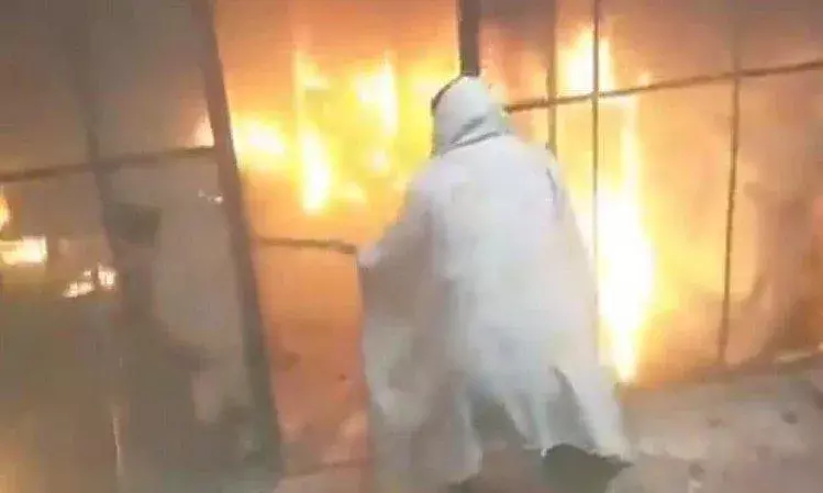 सिरफिरे आशिक ने प्रेमिका के घर में लगाई आग