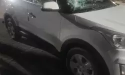 किशनगढ़बास नगर पालिका चेयरमैन के पुत्रों पर बदमाशों ने किया हमला, कार का शीशा टूटा