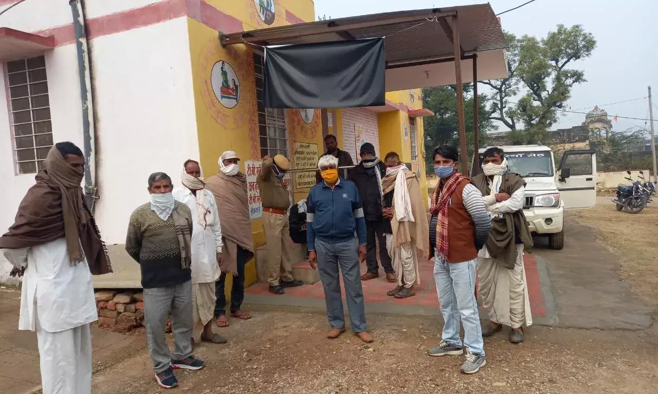 रविवार सुबह ग्वाड़ा भगवान गांव में आकाशीय बिजली गिरने से एक महिला की मौत हो गई