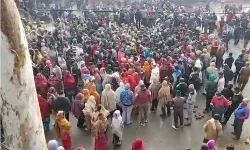 शव रखकर दिल्ली-मेरठ राजमार्ग पर लगाया जाम शव रखकर दिल्ली-मेरठ राजमार्ग पर लगाया जाम