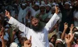 बांग्लादेशी युवा  इस्लामी कट्टरवाद के शिकंजे में फंस रहे है