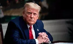 अमेरिकी राष्ट्रपति डोनाल्ड ट्रंप ने जाते-जाते अपने प्रतिद्वंद्वी चीन को एक और बड़ा झटका दिया,अलीपे, वीचैट पे सहित चीन की आठ ऐप्स पर पाबंदी