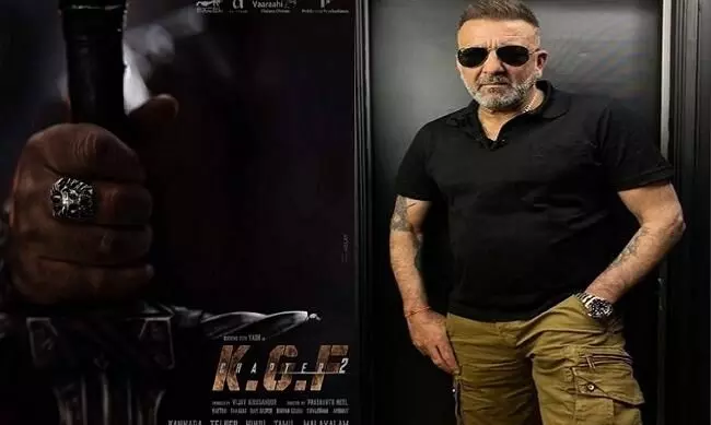 संजय दत्त ने  केजीएफ चैप्टर 2  फिल्म का  अपना फर्स्ट लुक सोशल मीडिया पर शेयर किया
