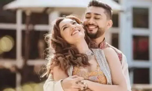 पति जैद दरबार संग हनीमून पर रोमांटिक अंदाज में नजर आईं गौहर खान