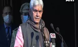 जम्मू कश्मीर के गवर्नर मनोज सिन्हा ने  सीमा  पर शहीद  जवान को श्रद्धांजलि दी