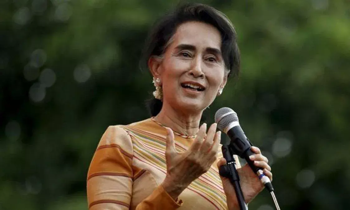 Breaking News : म्यंमार में सेना ने तख्तापलट कर सु की को बंदी बना लिया है Breaking News : म्यंमार में सेना ने तख्तापलट कर सु की को बंदी बना लिया है