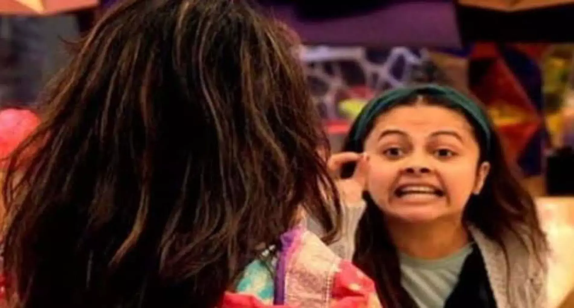 अर्शी के एक कमेंट पर भड़की देवोलीना भट्टाचार्या अर्शी के एक कमेंट पर भड़की देवोलीना भट्टाचार्या