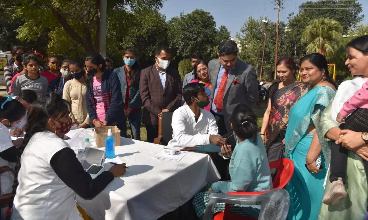 सहयोग, सहभाव और समावेश से किया गया कर्म बन जाता है काव्य सहयोग, सहभाव और समावेश से किया गया कर्म बन जाता है काव्य