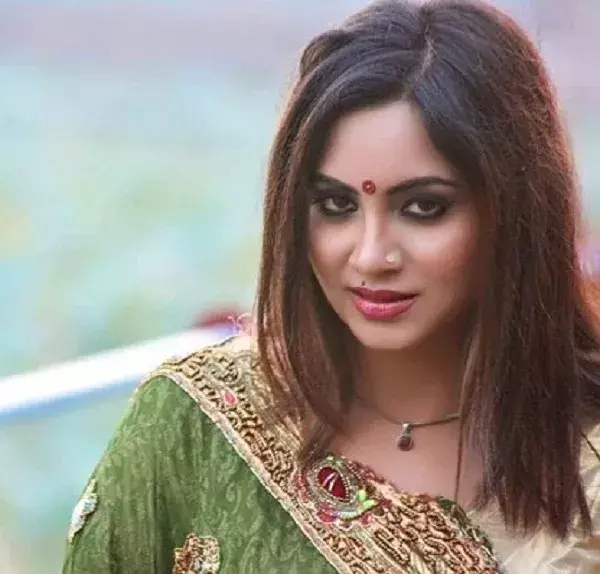 घर से निकलते ही अर्शी खान ने आवाम को किया शुक्रिया घर से निकलते ही अर्शी खान ने आवाम को किया शुक्रिया