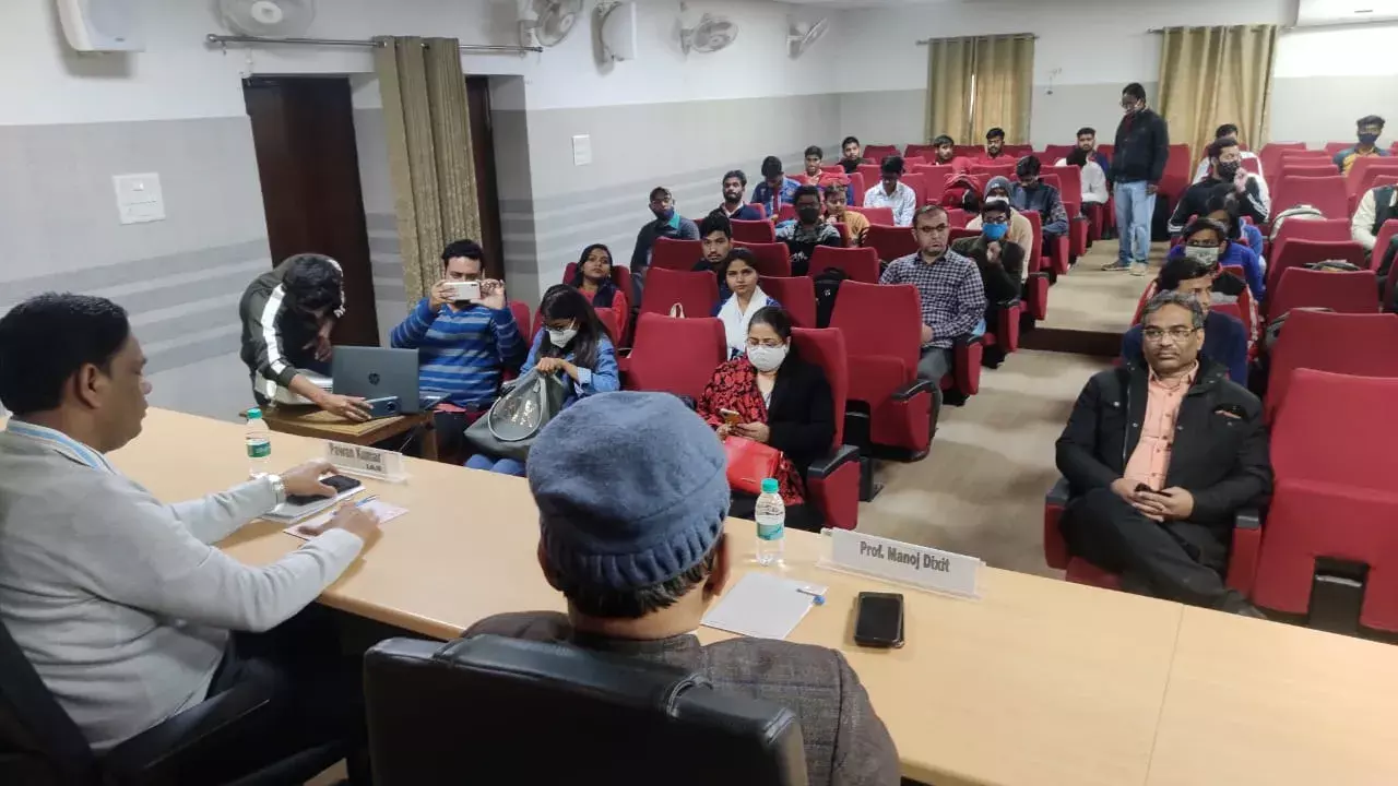 рдПрд▓рдпреВ рдореЗрдВ рд╕реБрд╢рд╛рд╕рди рд╡рд┐рд╖рдп рдкрд░ рд╡реНрдпрд╛рдЦреНрдпрд╛рди рдХрд╛ рд╣реБрдЖ рдЖрдпреЛрдЬрди рдПрд▓рдпреВ рдореЗрдВ рд╕реБрд╢рд╛рд╕рди рд╡рд┐рд╖рдп рдкрд░ рд╡реНрдпрд╛рдЦреНрдпрд╛рди рдХрд╛ рд╣реБрдЖ рдЖрдпреЛрдЬрди