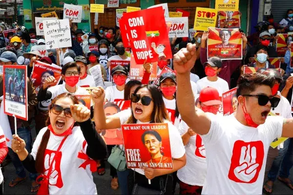 म्यांमार में फौज का विरोध करने पर सरकार ने 20 साल तक की सजा