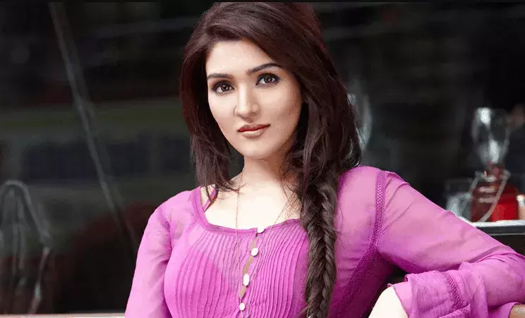 गोविंदा की बेटी टिना ने नेपोटिज्म पर कसा तंज गोविंदा की बेटी टिना ने नेपोटिज्म पर कसा तंज